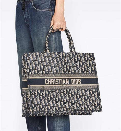 cabas dior oblique|christian Dior handbags review.